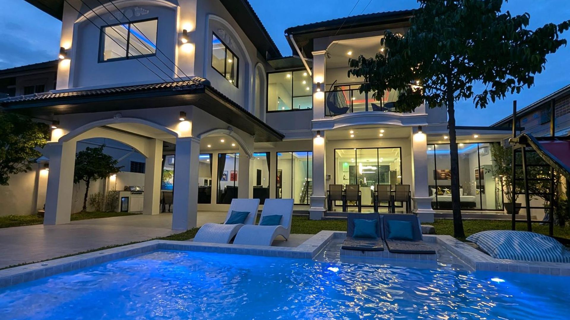 Bella 2 - 7 Bedroom Luxury Pool - 14min To Walking Street Villa