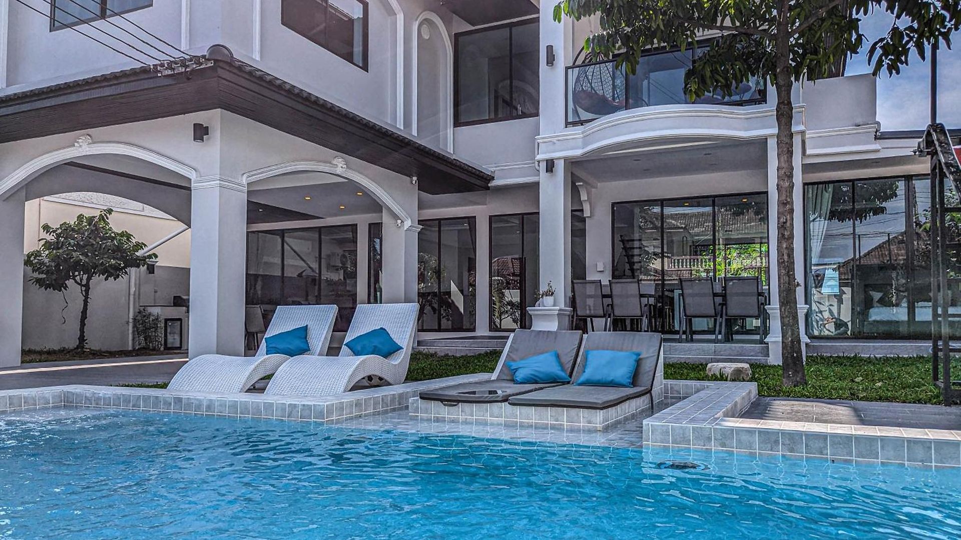 Bella 2 - 7 Bedroom Luxury Pool - 14min To Walking Street * Pattaya