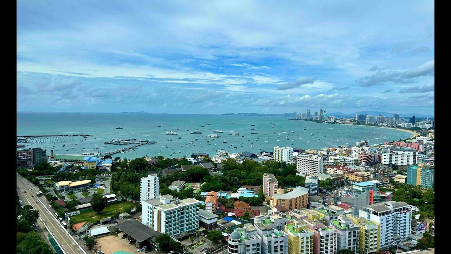 Unixx Sea View Pattaya