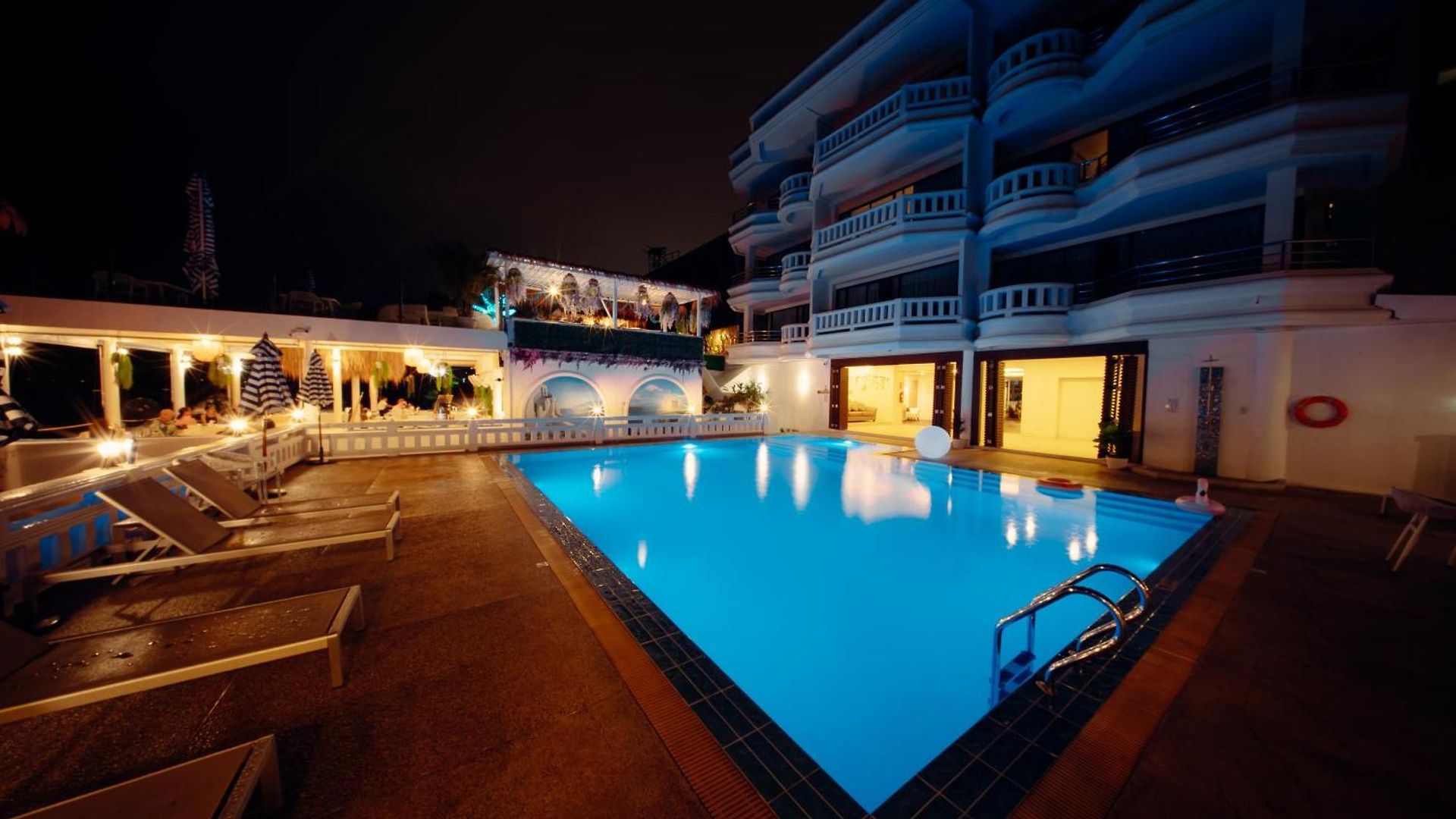 โรงแรม Nova Sea View