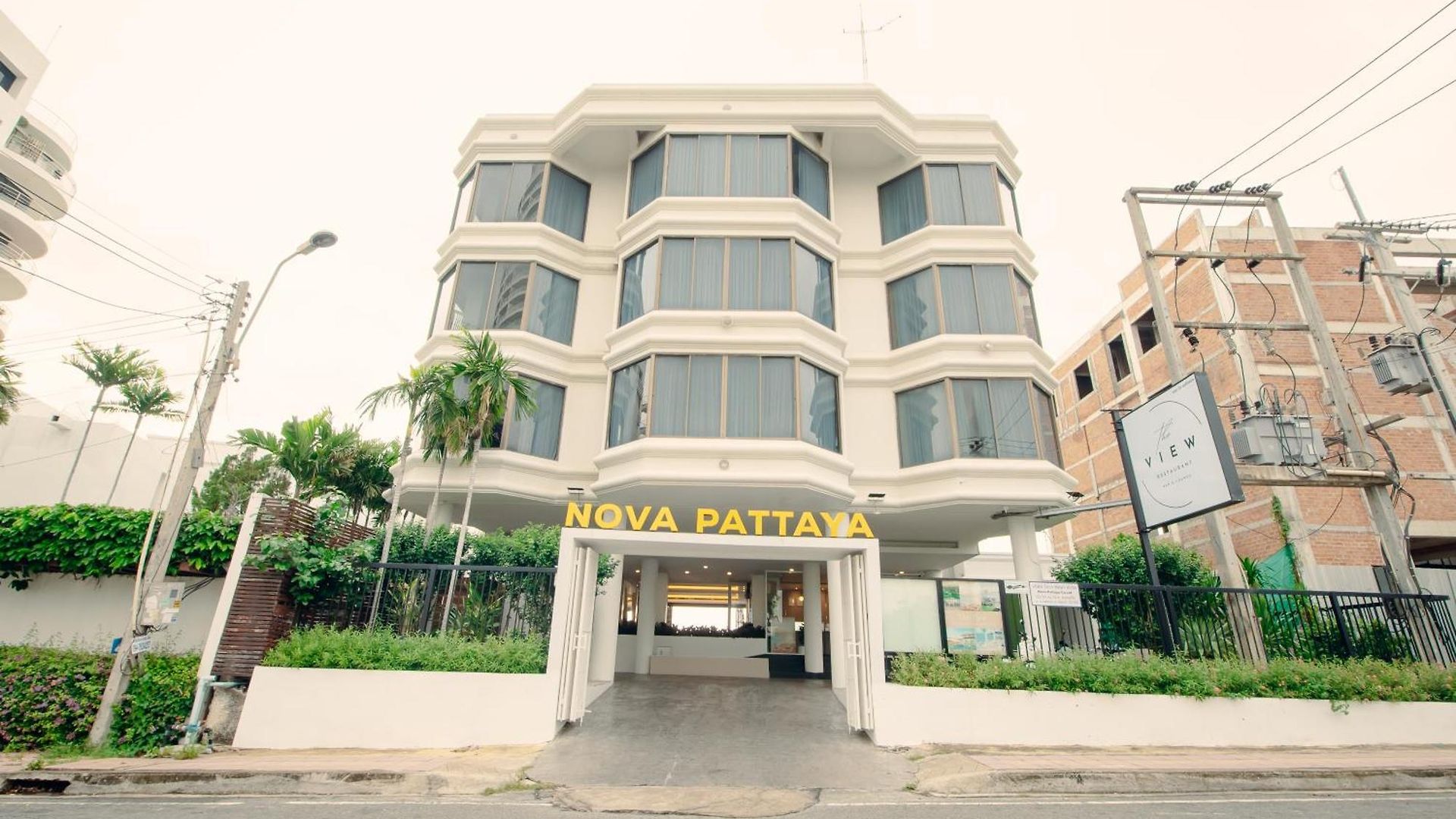 โรงแรม Nova Sea View 4*
