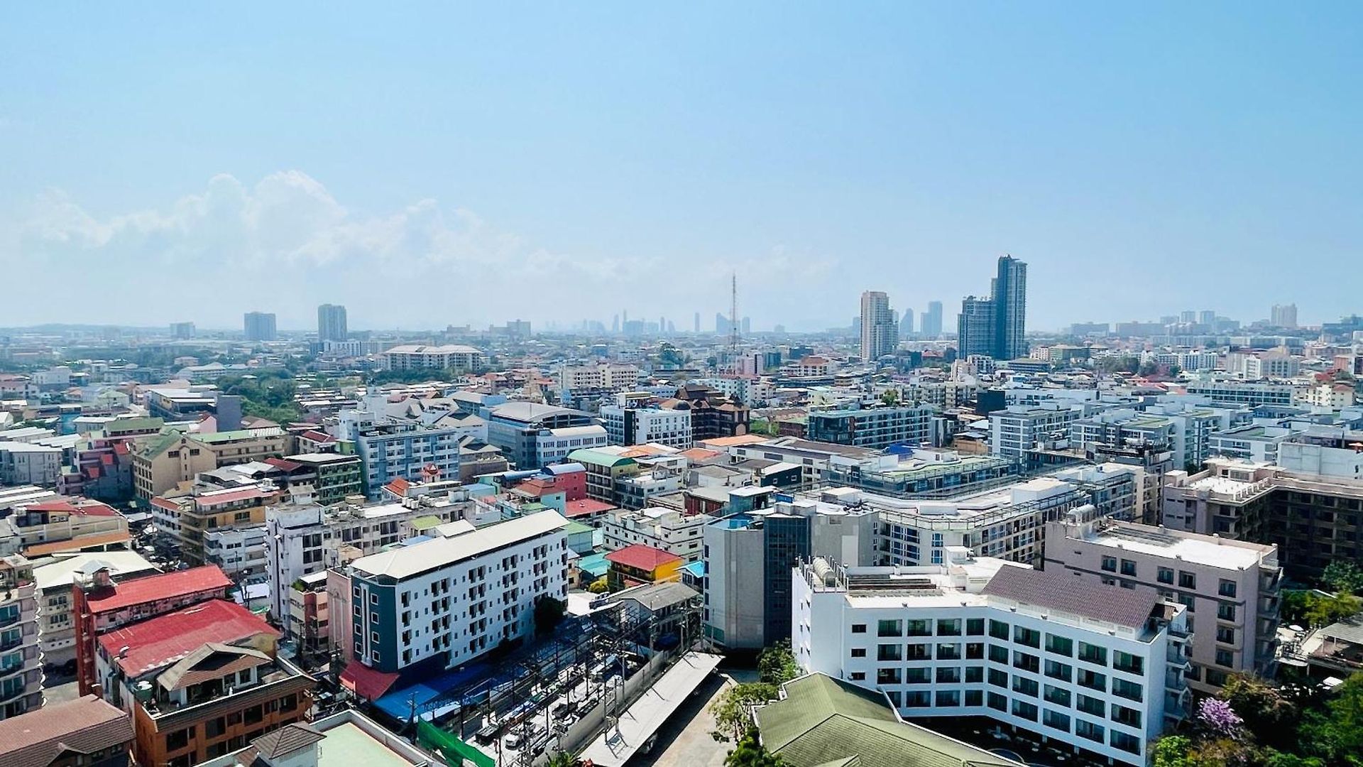 อพาร์ทเม้น The Base 343 By Numam Pattaya