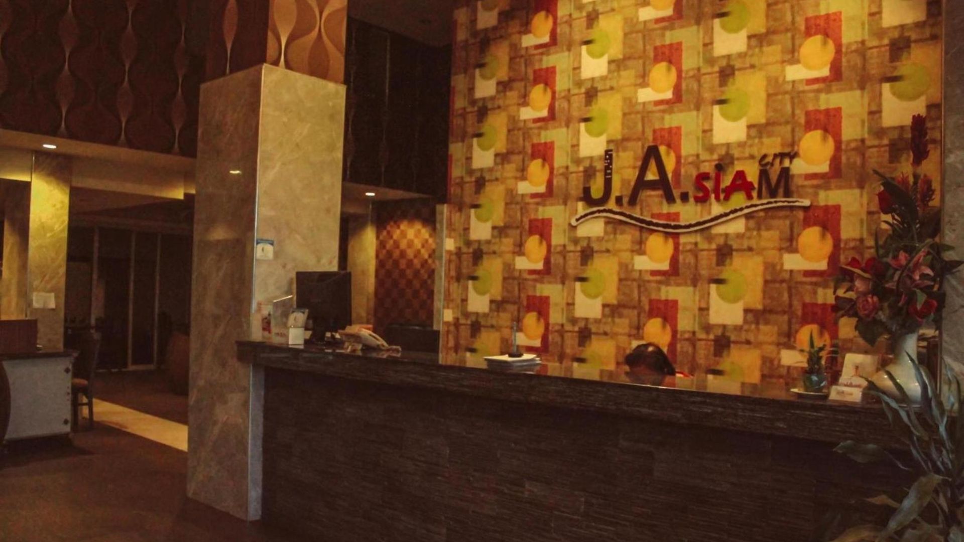 โรงแรม Dancenter Ja Siam 4*