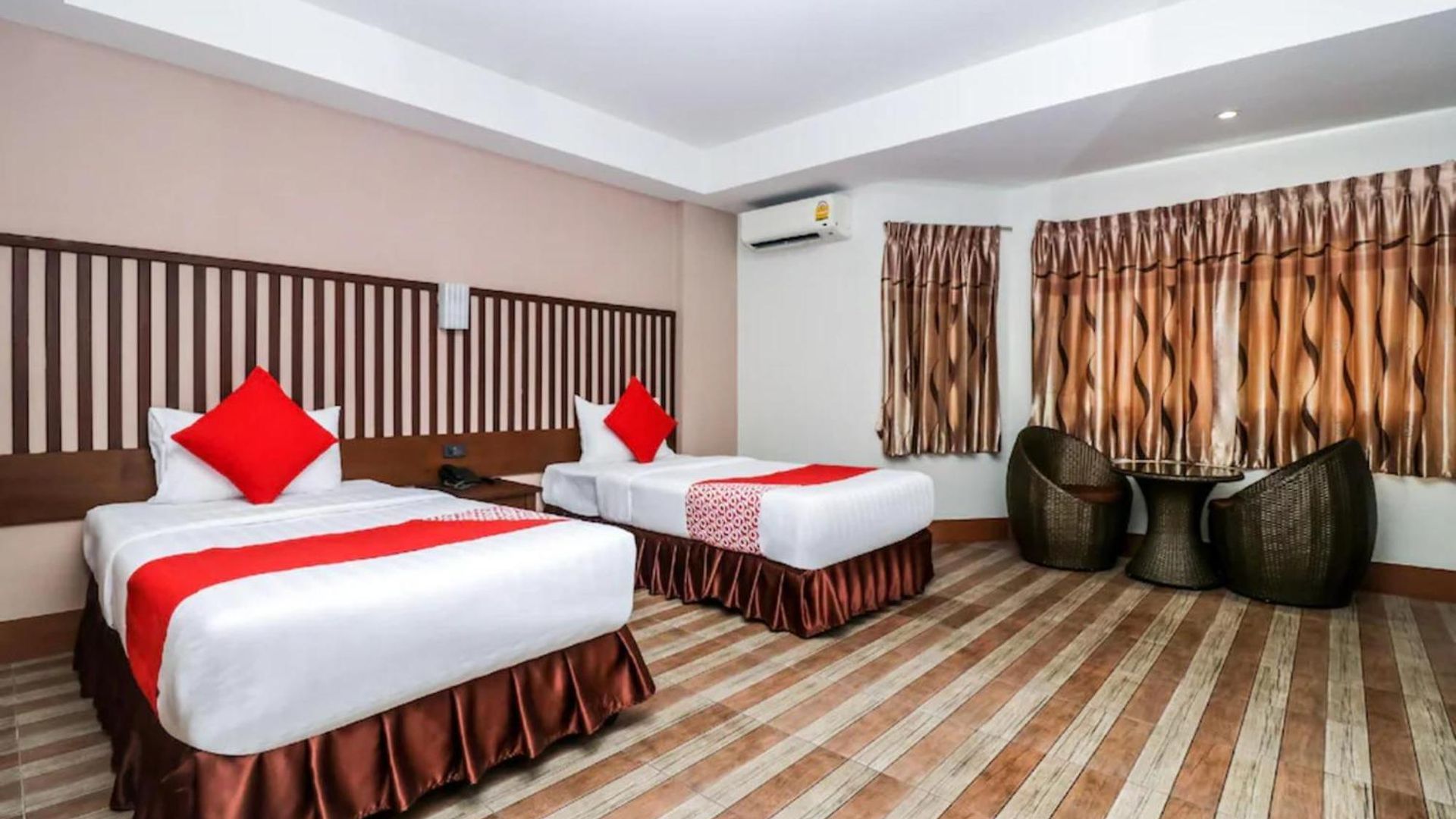 โรงแรม Dancenter Ja Siam Pattaya