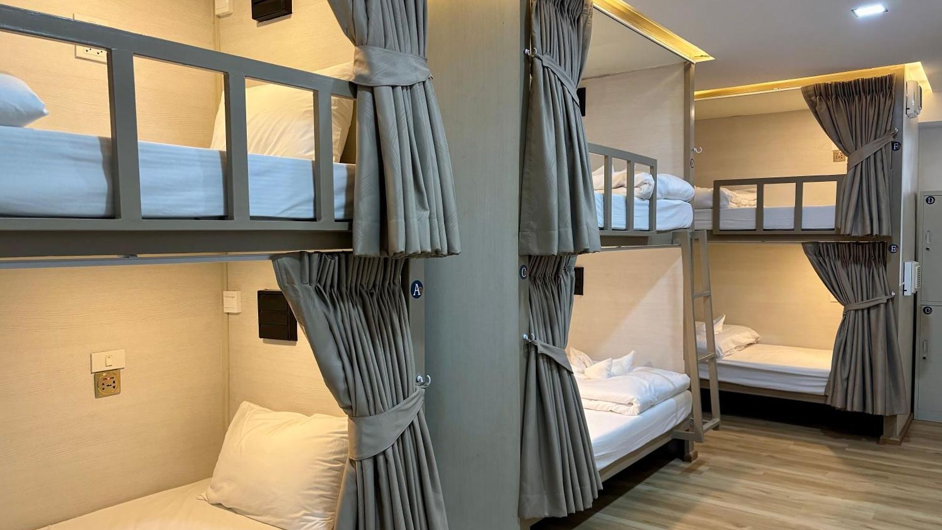 โรงแรม Charm At Pratumnak
