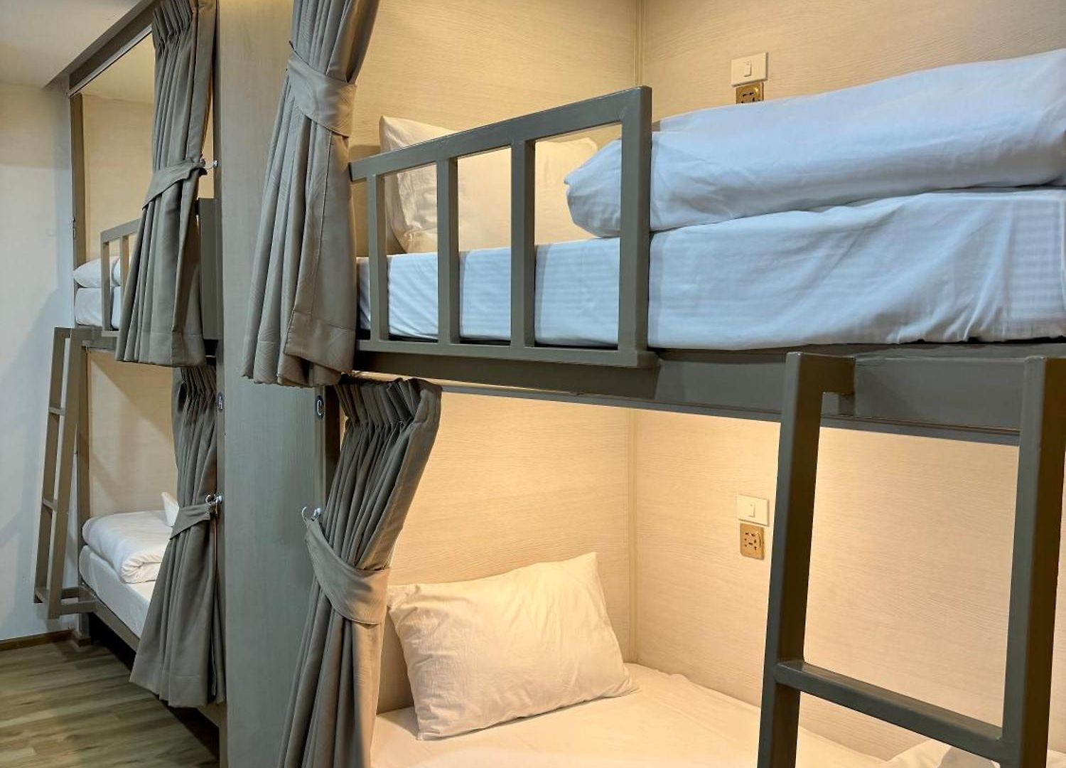 โรงแรม Charm At Pratumnak Pattaya