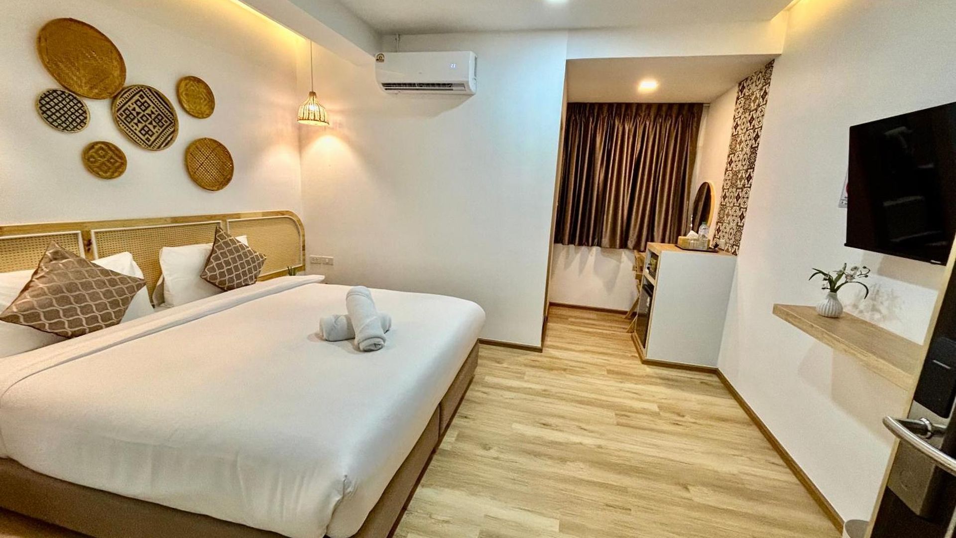 โรงแรม Charm At Pratumnak Pattaya