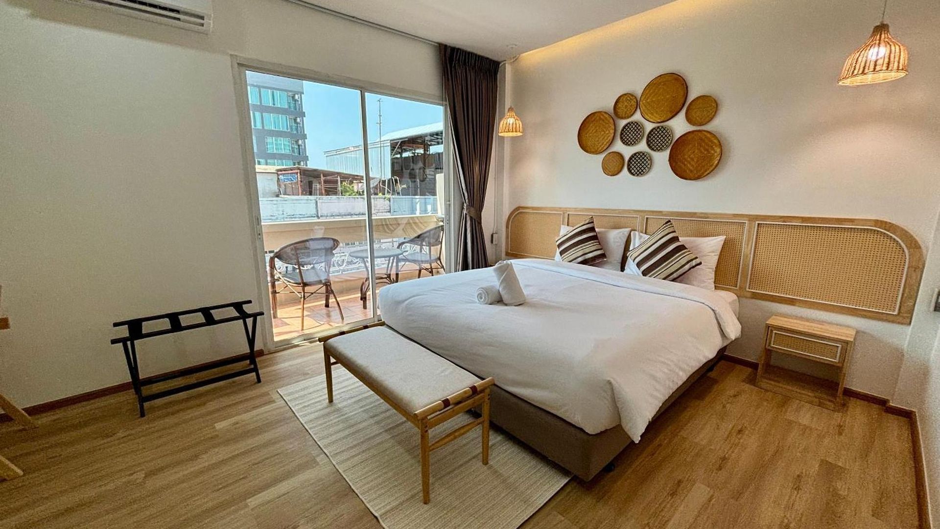 โรงแรม Charm At Pratumnak