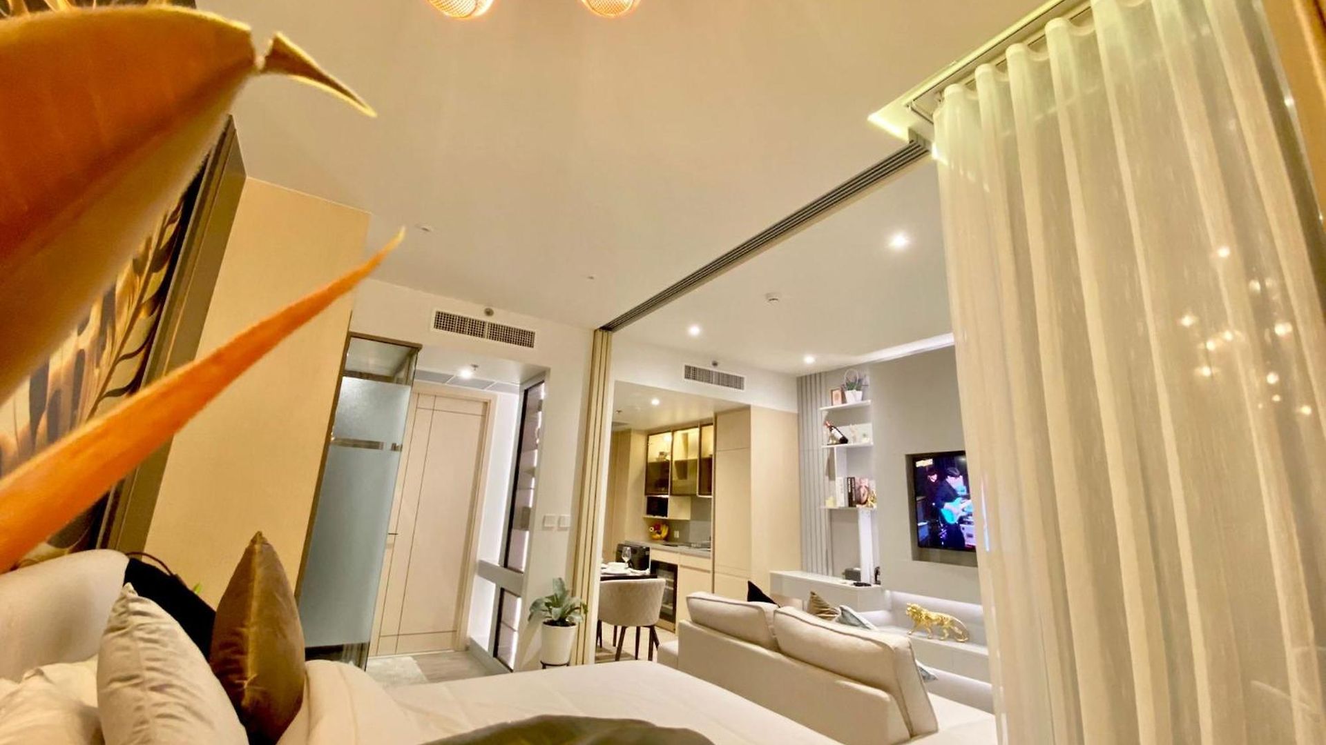 อพาร์ตโฮเทล Arom Wongamat 4*