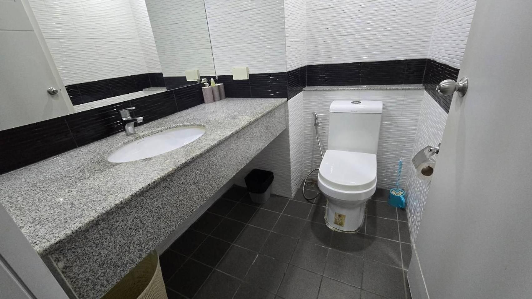 อพาร์ทเม้น Tropical Garden A 1bedroom