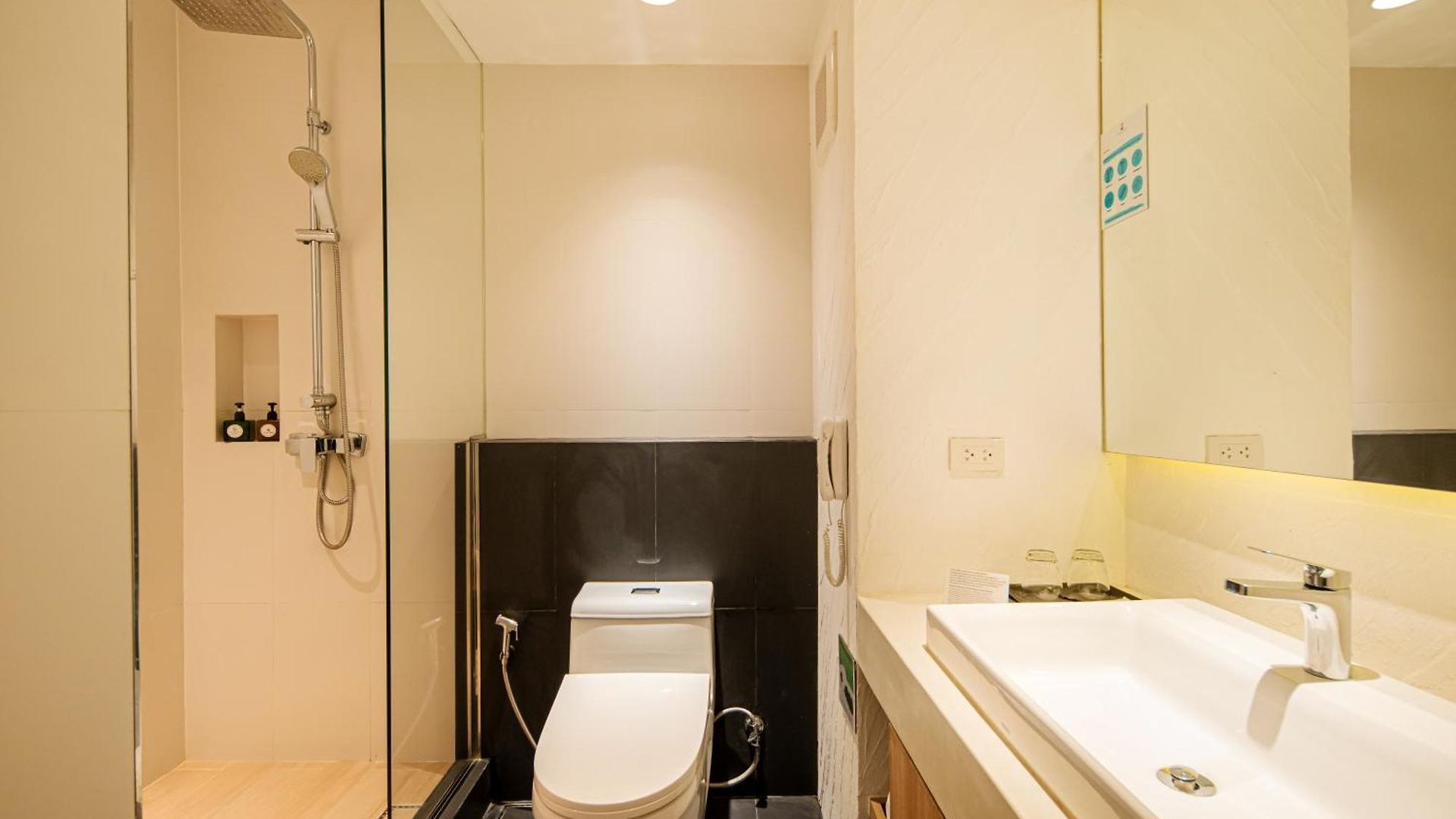 Sunbeam โรงแรม 4*