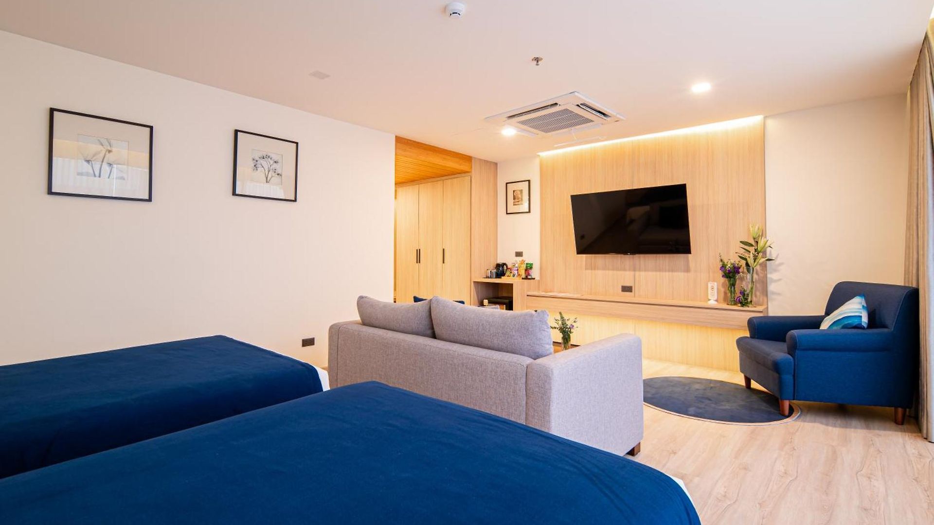 Sunbeam โรงแรม 4*