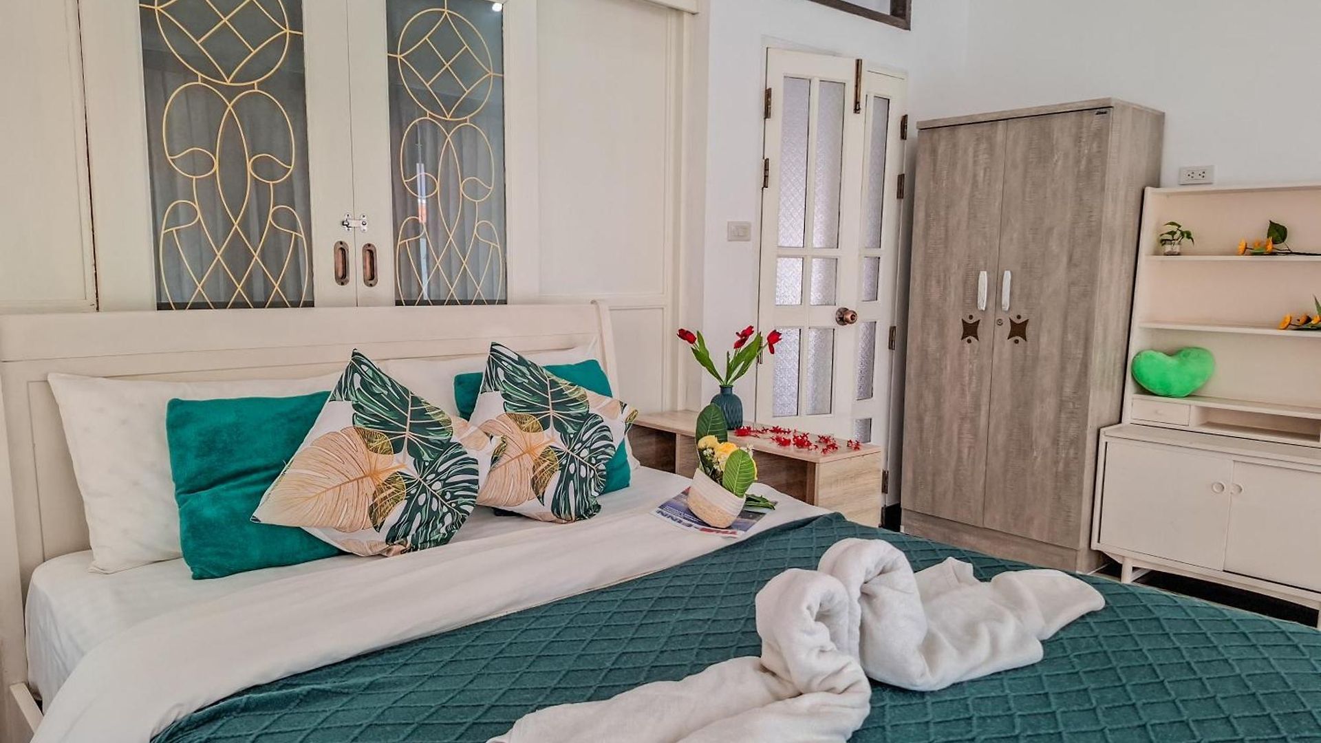 3bhk Private Pool With Sauna Snooker