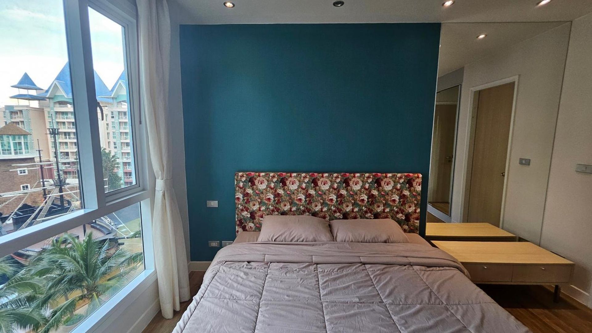 Stunning 1bdr In Fairytale Water Park Grande Caribbean Apartment Pattaya