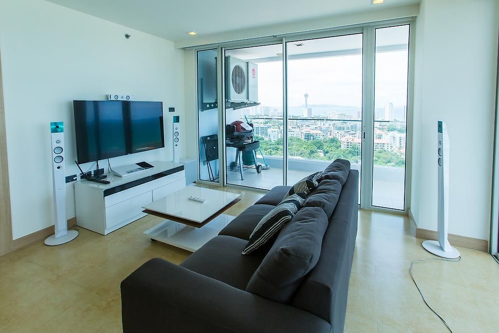 อพาร์ตโฮเทล The Cliff Pattaya
