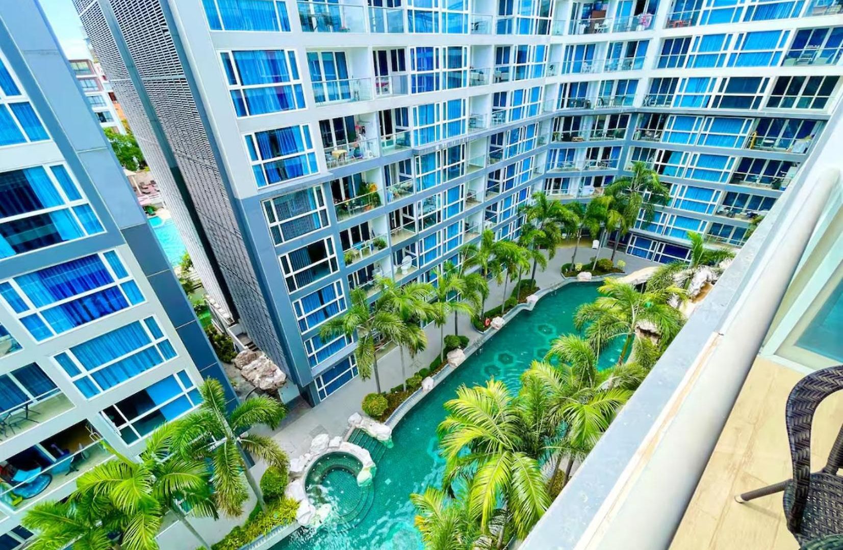 Large Deluxe Condo, Centara Azure Residence, Pattaya