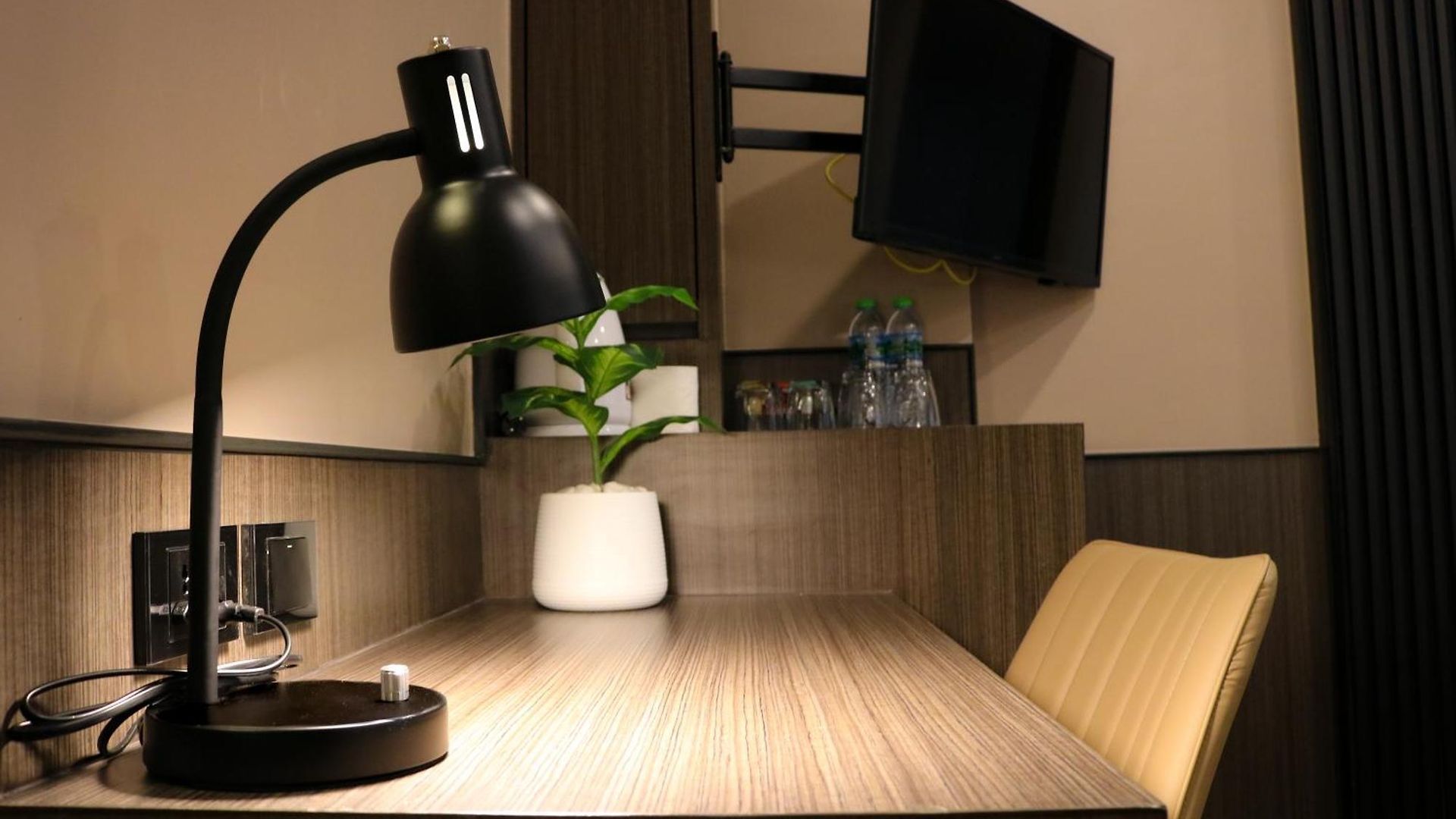 Max โรงแรม 2*