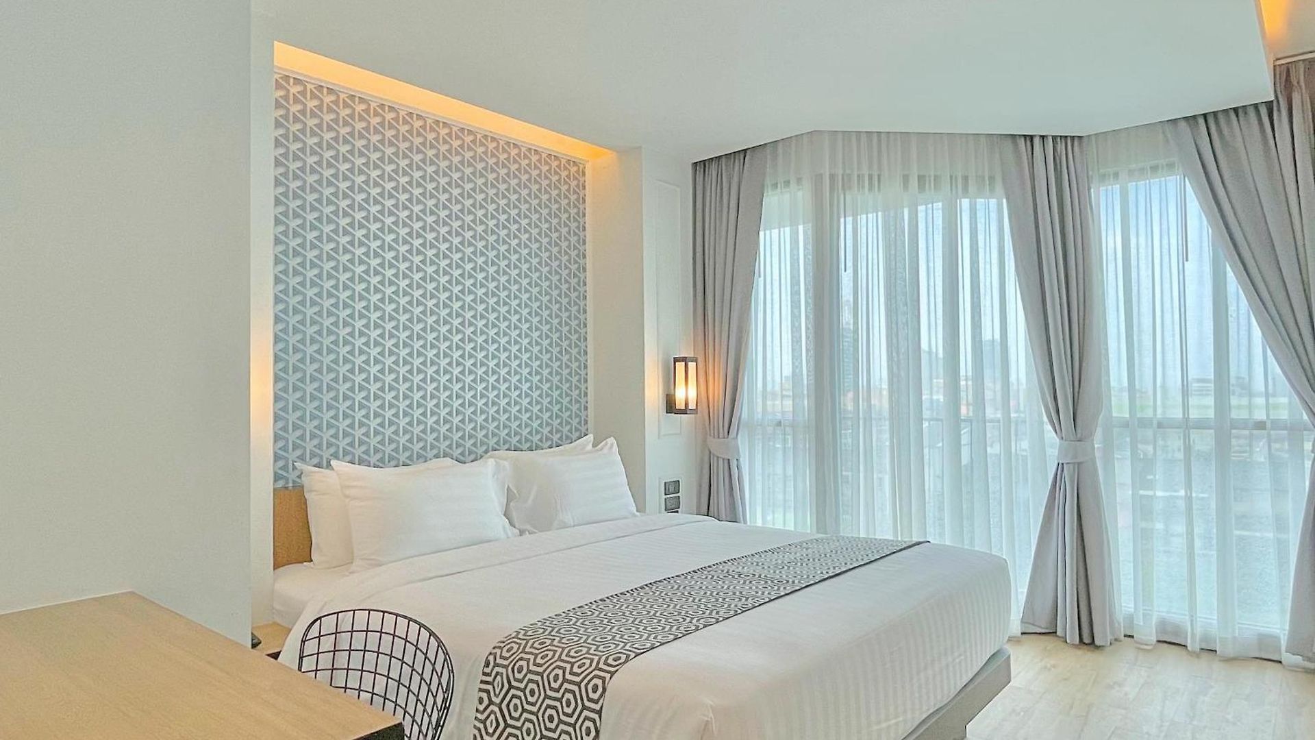 โรงแรม Chezzotel 4*