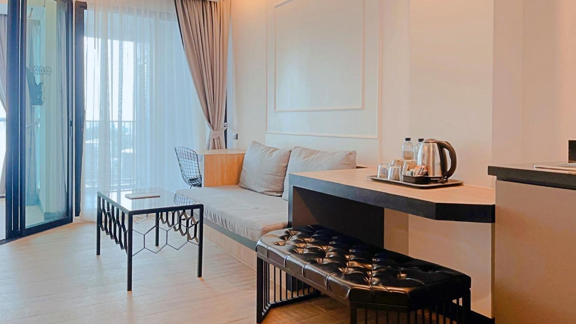 Chezzotel โรงแรม 4*