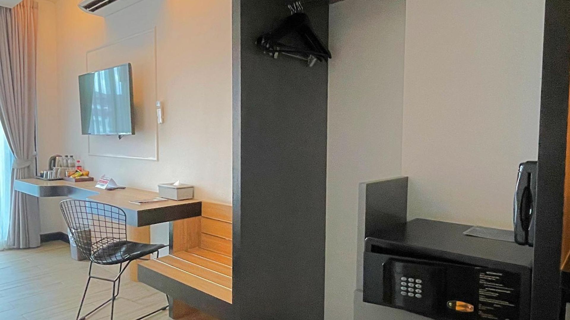 Chezzotel โรงแรม 4*