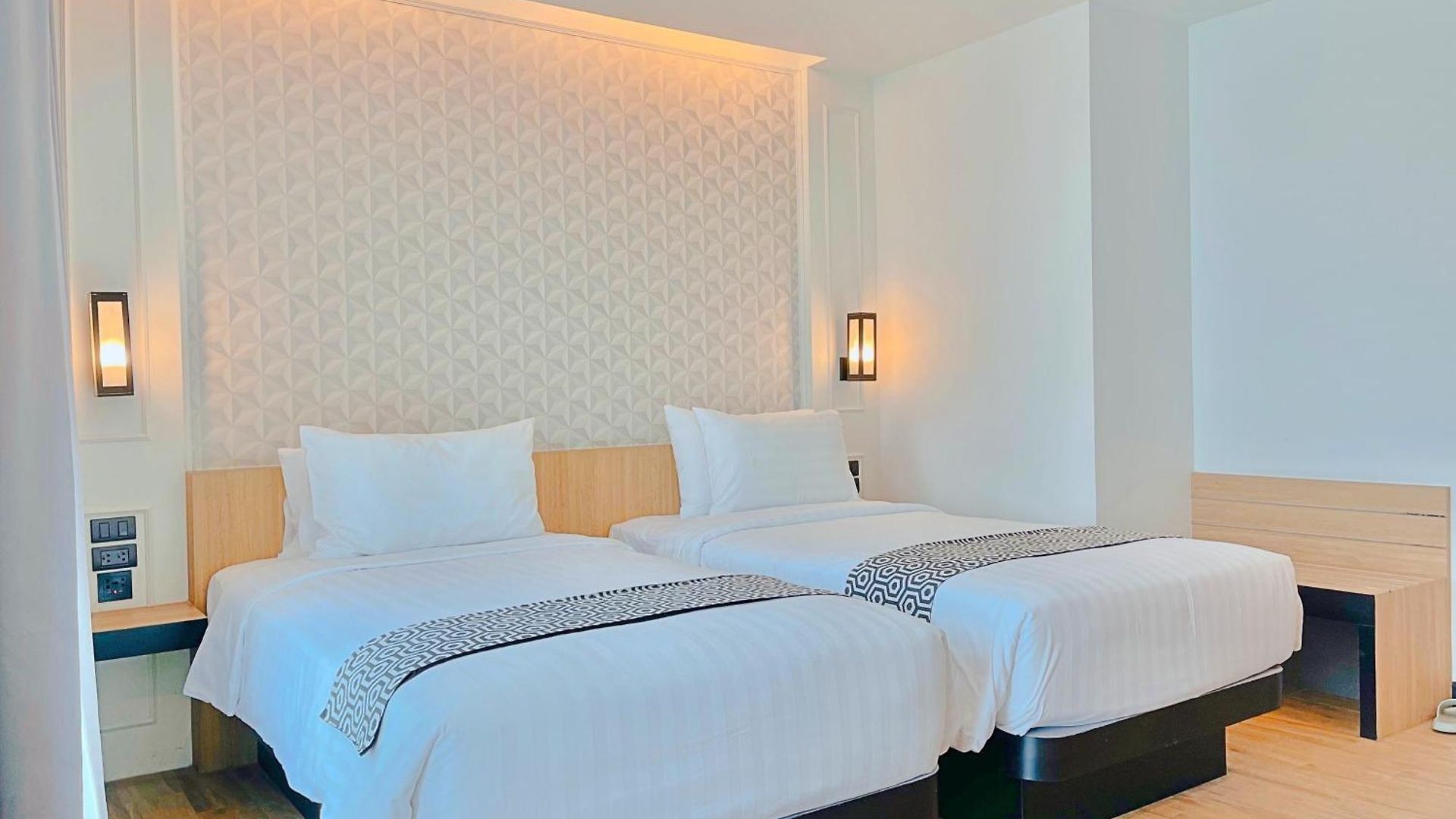 โรงแรม Chezzotel 4*