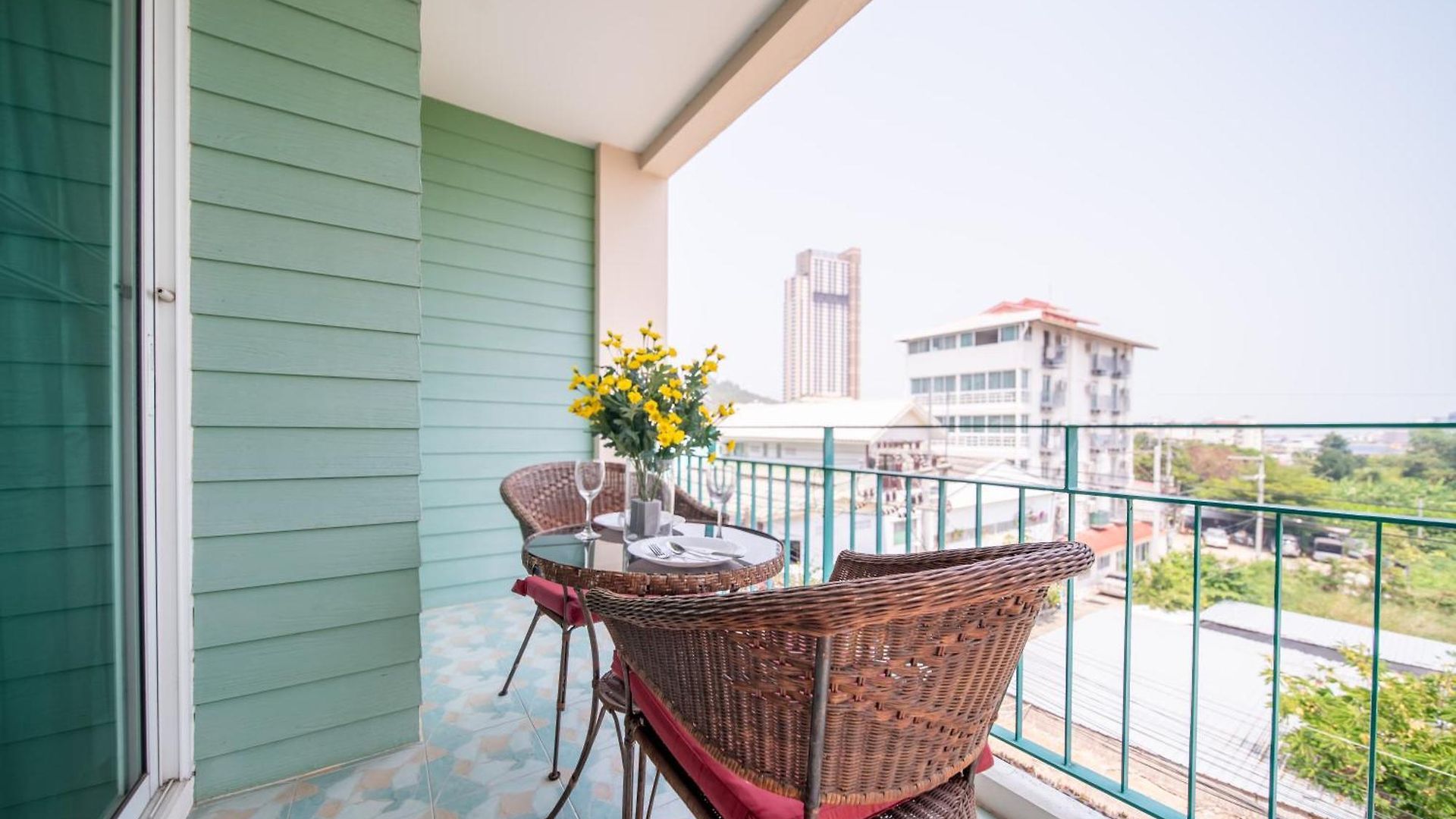 Shamrock โรงแรม 3*