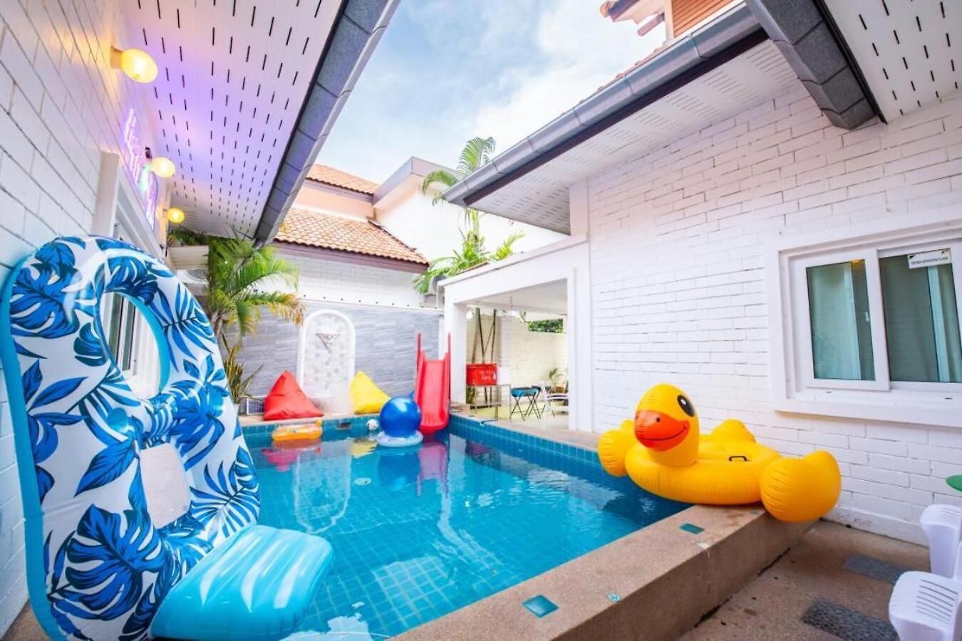 Villa Happy N Joy Pool Near Jomtien On Thepprasit Road