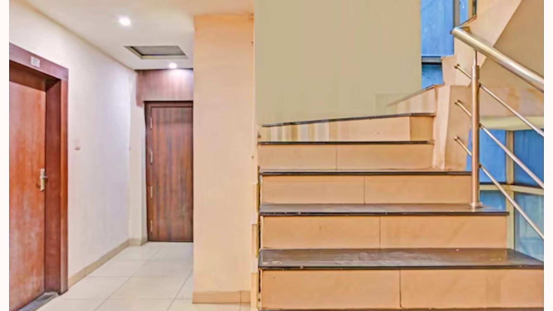 โรงแรม Terence Near Sea 4*