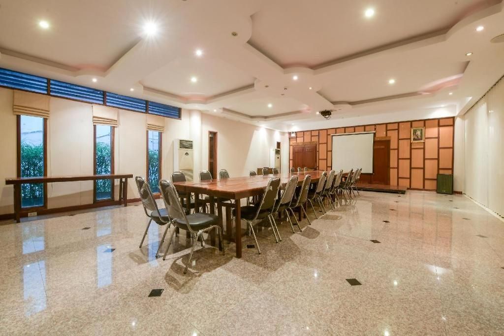โรงแรม Oyo 324 Deedan