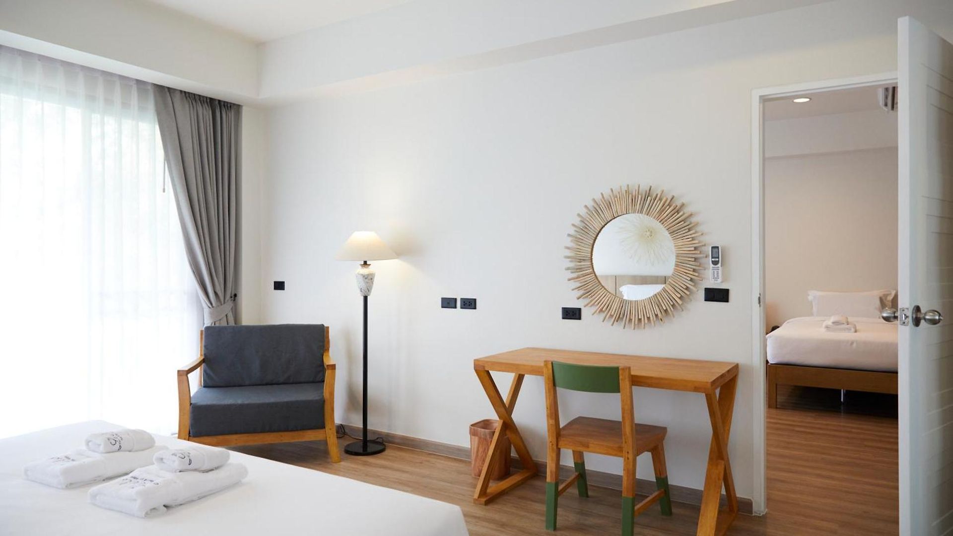 The Leela & 4* Pattaya