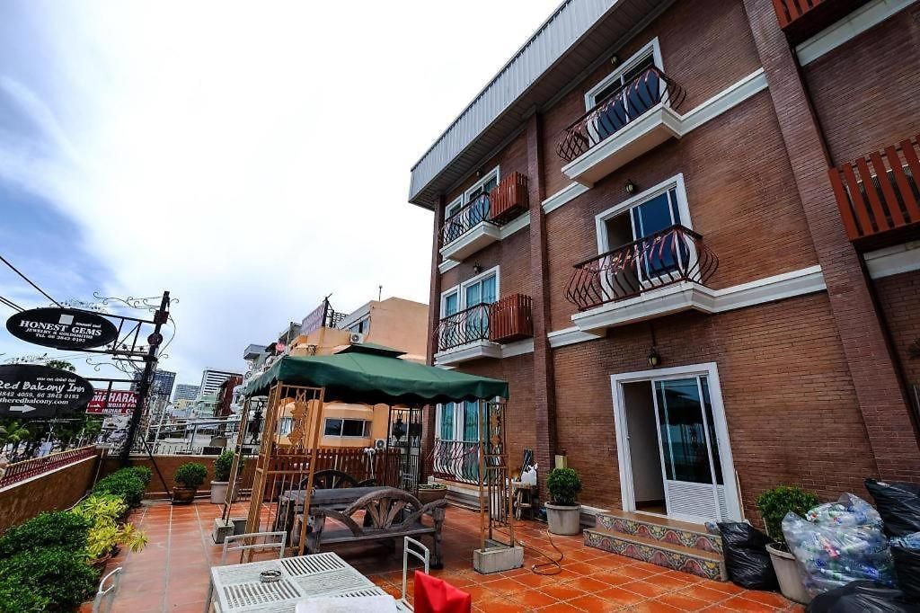 โรงแรม Red Balcony 2*