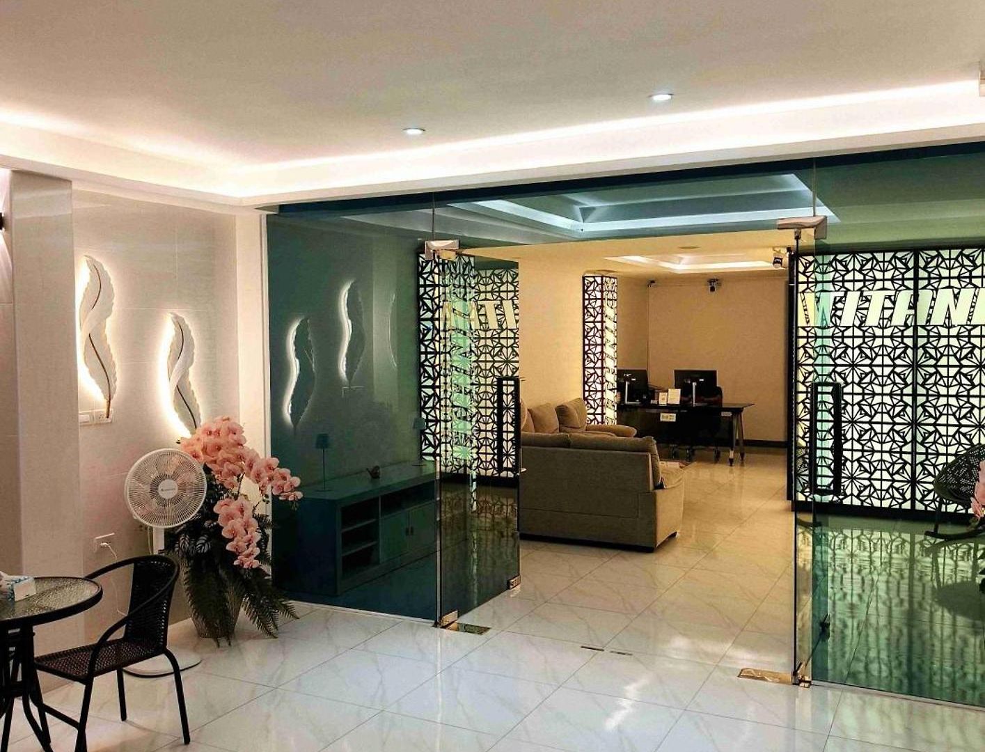 Titanic Residence-7 Minute Walk To The โรงแรม