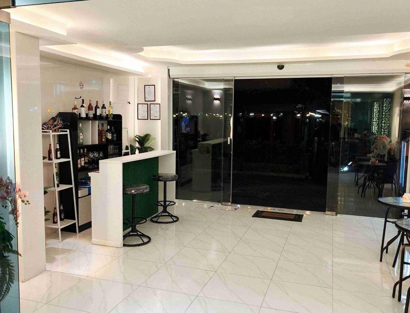 Titanic Residence-7 Minute Walk To The โรงแรม