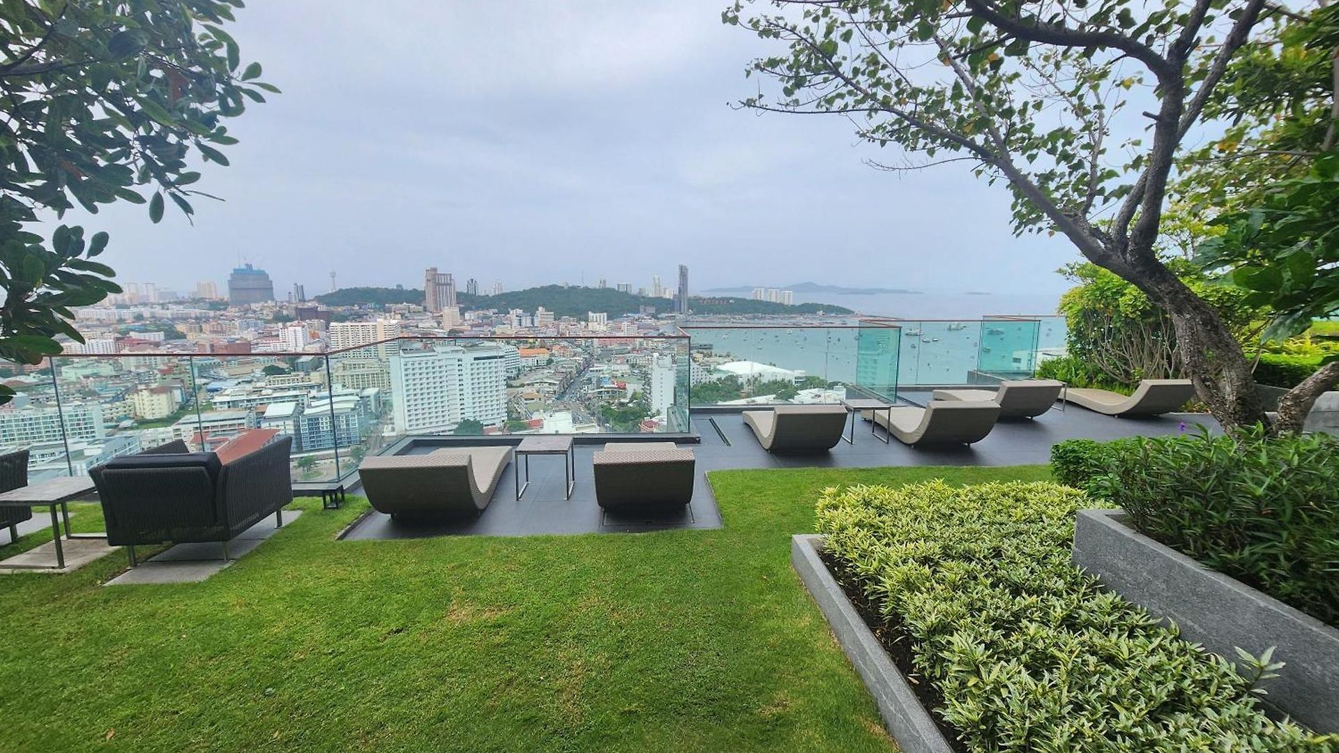 The Edge - Unique & Luxurious * Pattaya
