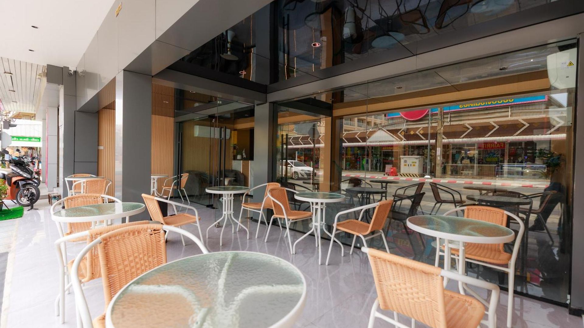 Banana South โรงแรม *