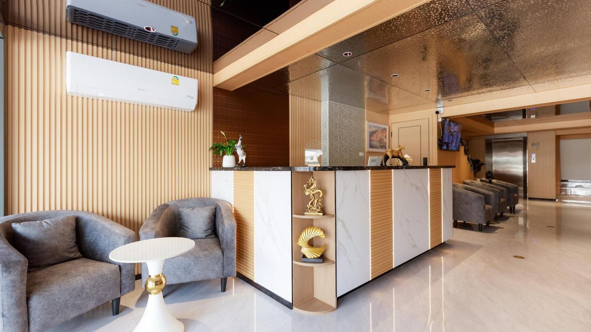 โรงแรม Banana South