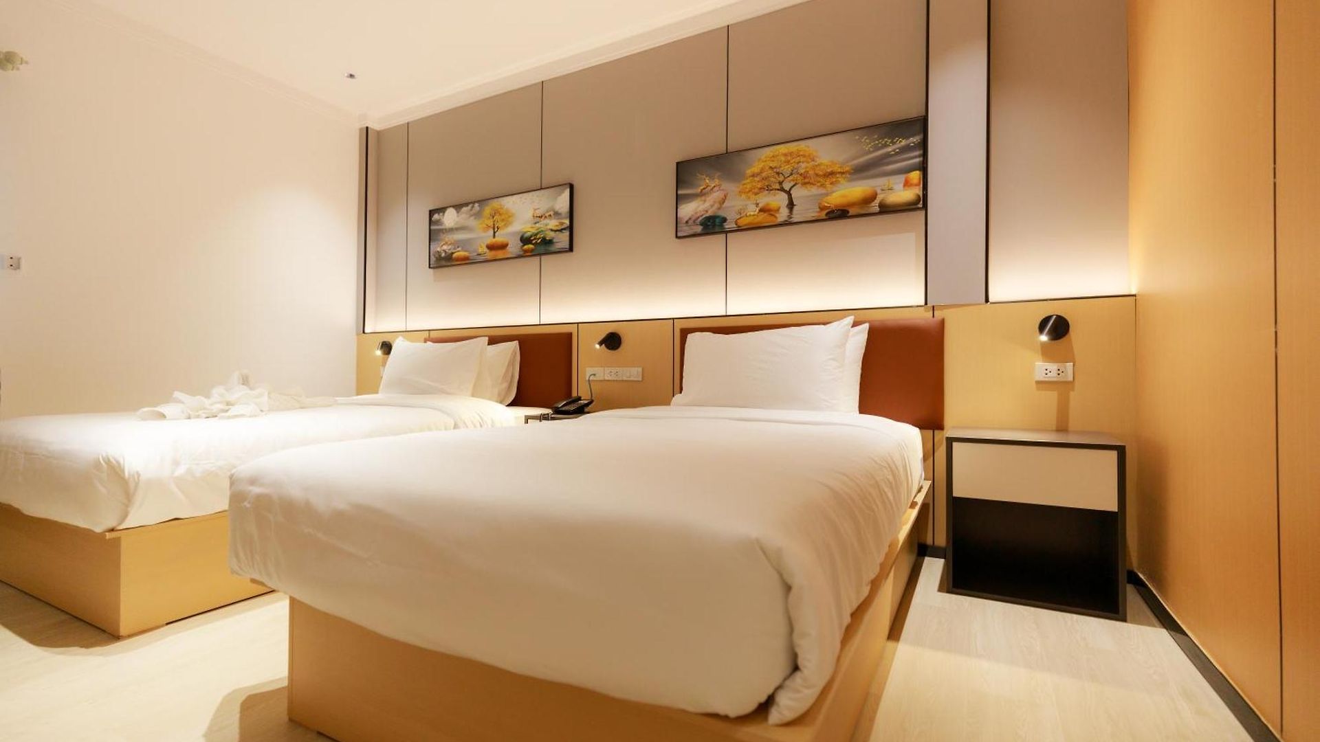 Banana South โรงแรม *
