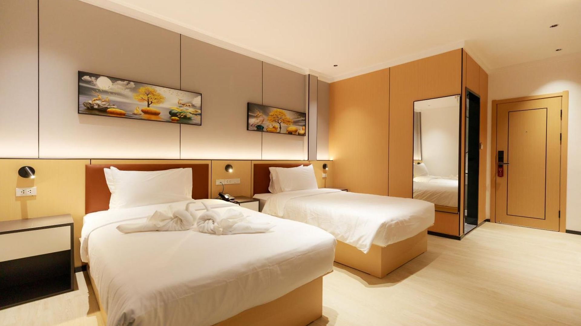 Banana South โรงแรม *
