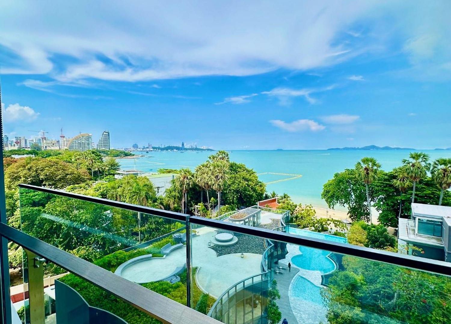 Arom Wongamat Luxury Boutique Beachfront In North Pattaya, 702 อพาร์ทเม้น *