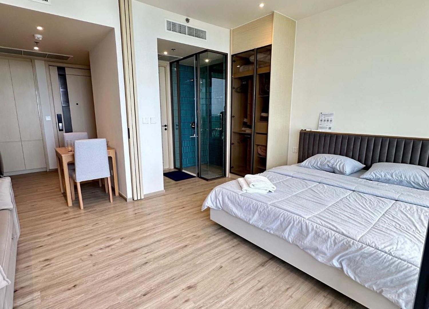 Arom Wongamat Luxury Boutique Beachfront In North Pattaya, 702 * Pattaya