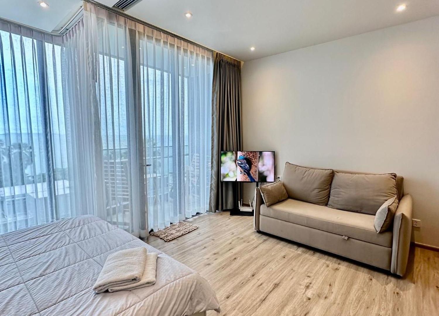 Arom Wongamat Luxury Boutique Beachfront In North Pattaya, 702 อพาร์ทเม้น
