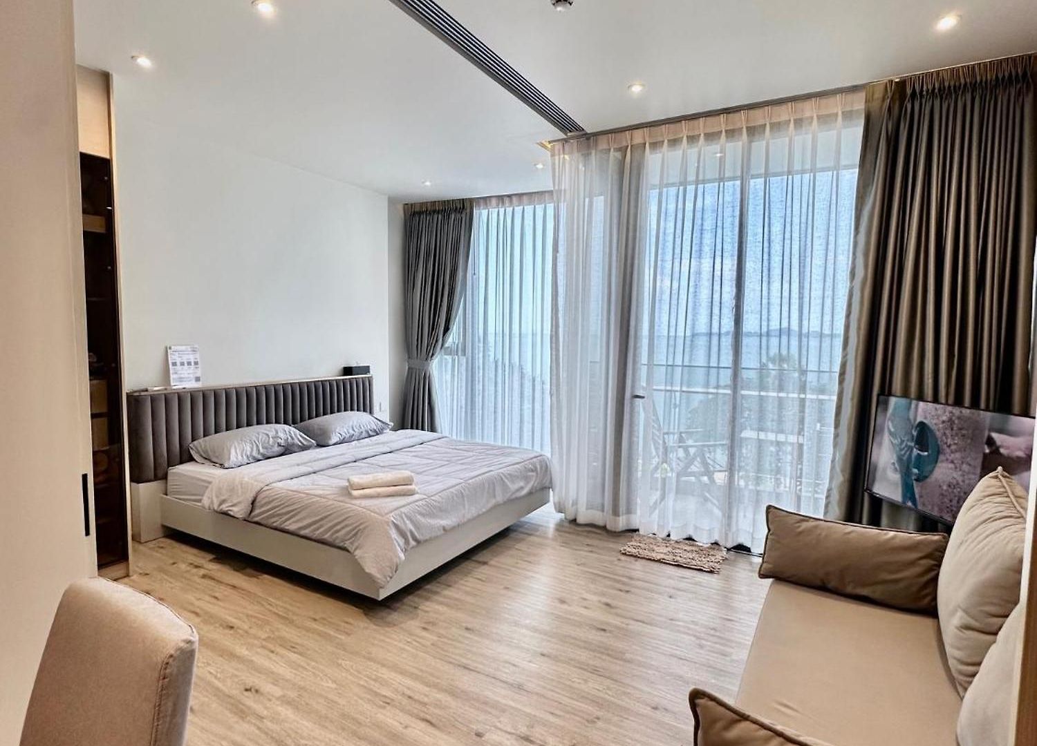 Arom Wongamat Luxury Boutique Beachfront In North Pattaya, 702 อพาร์ทเม้น Pattaya