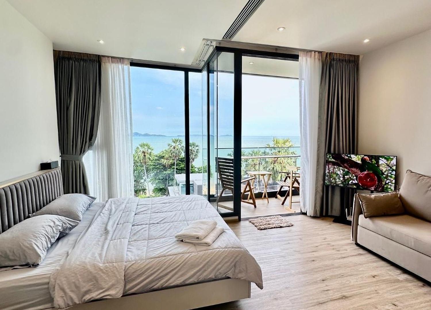 Arom Wongamat Luxury Boutique Beachfront In North Pattaya, 702 อพาร์ทเม้น Pattaya