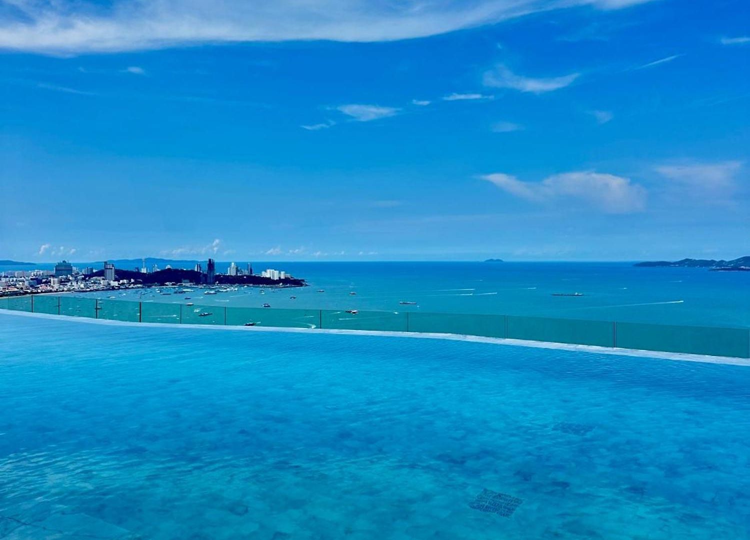 Arom Wongamat Luxury Boutique Beachfront In North Pattaya, 702 อพาร์ทเม้น Pattaya