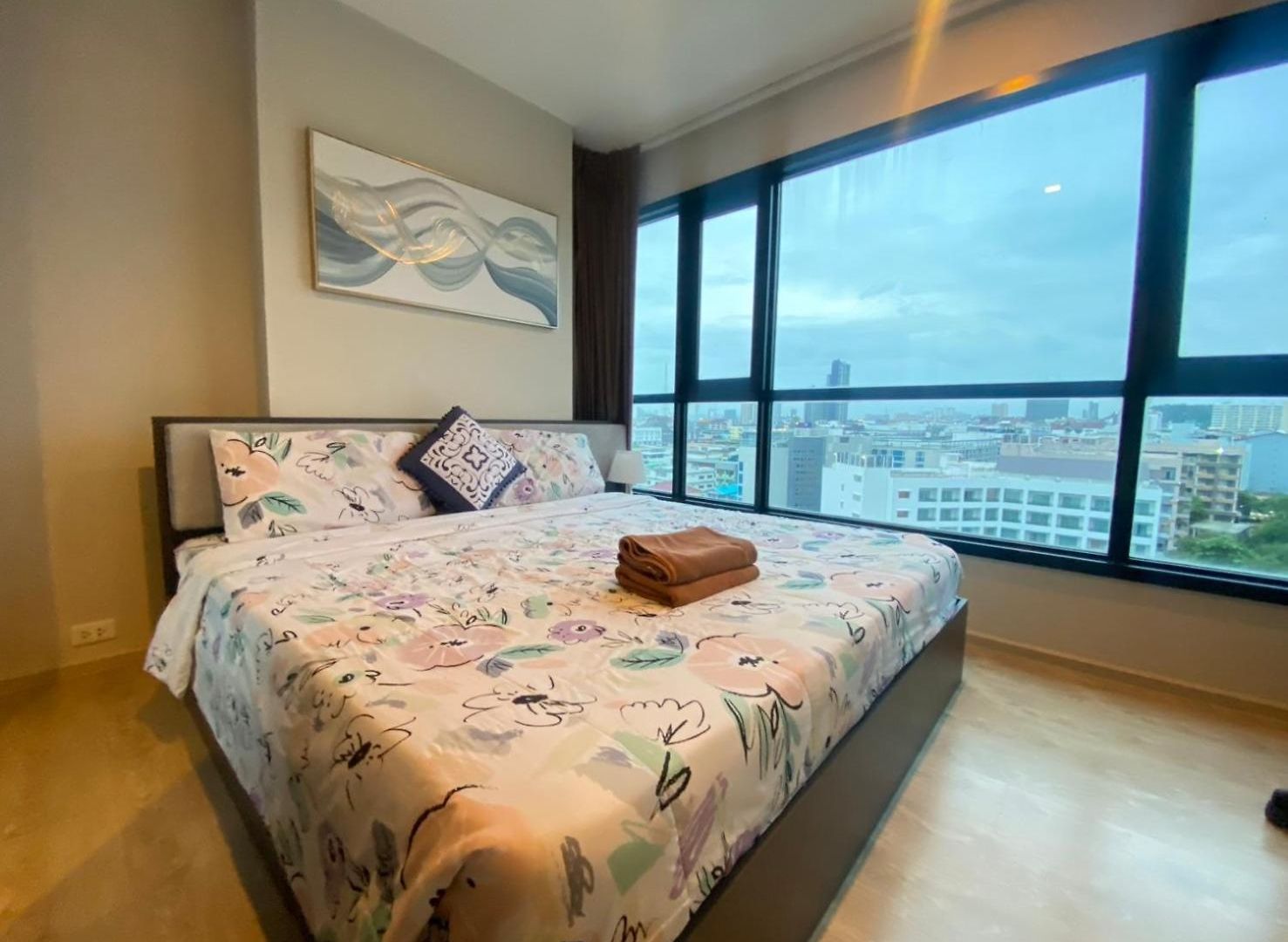 2 Bed At Excellent Location - In Class *