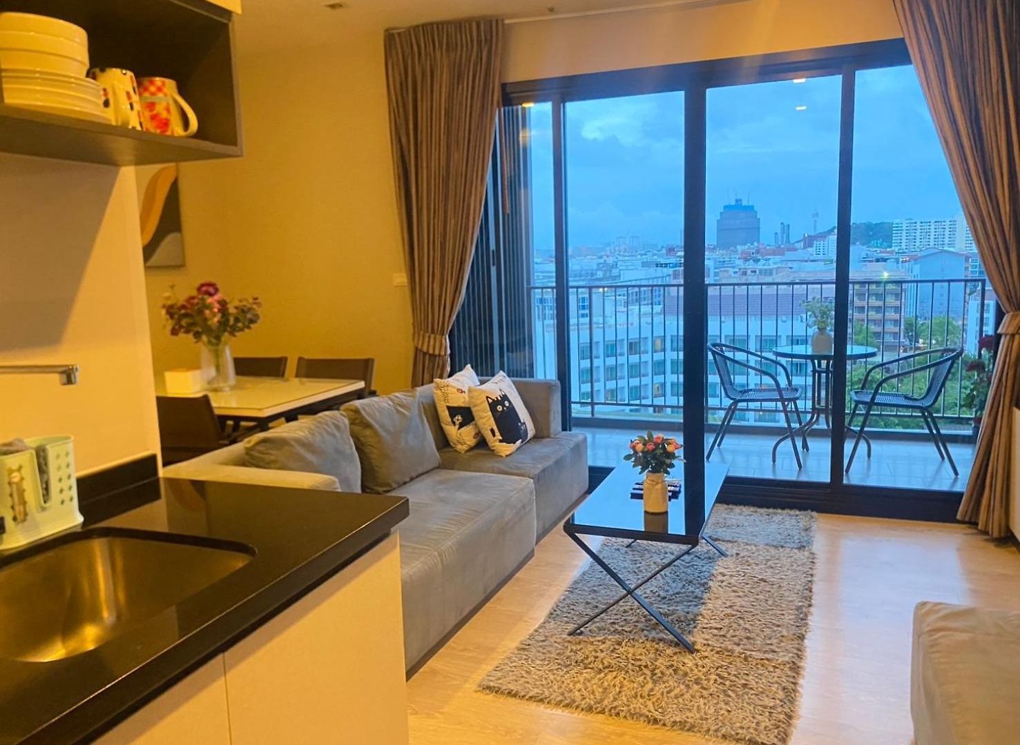 อพาร์ทเม้น 2 Bed At Excellent Location - In Class *