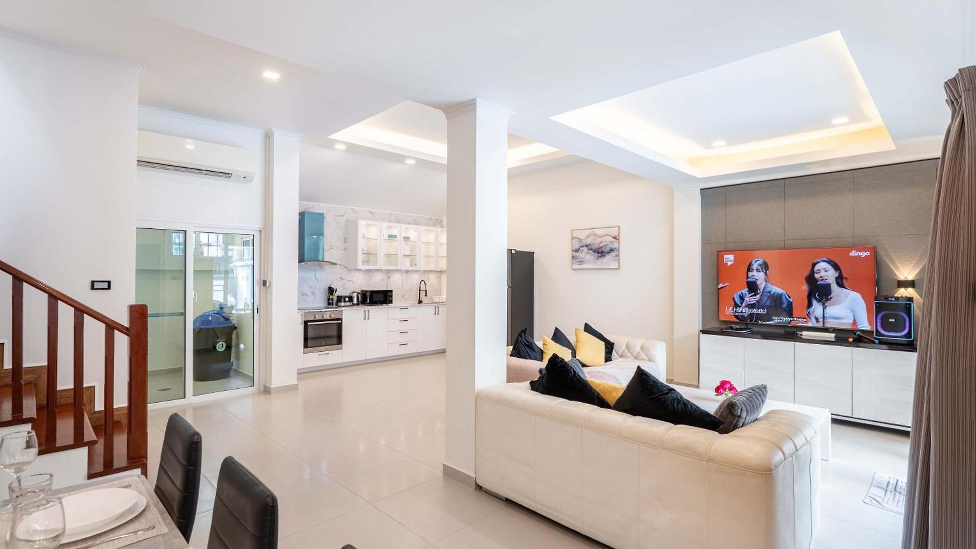 วันหยุดที่บ้าน The Terrace Pratumnak 205 *