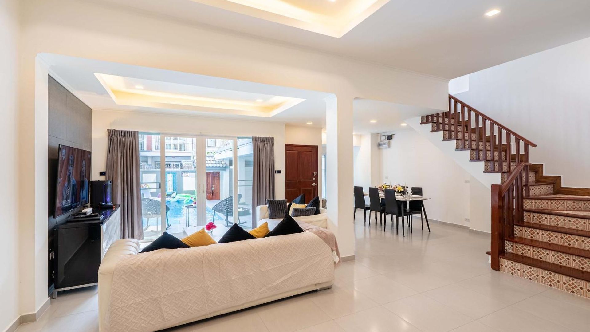 The Terrace Pratumnak 205
