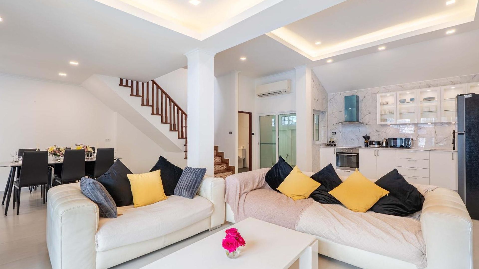 วันหยุดที่บ้าน The Terrace Pratumnak 205 *