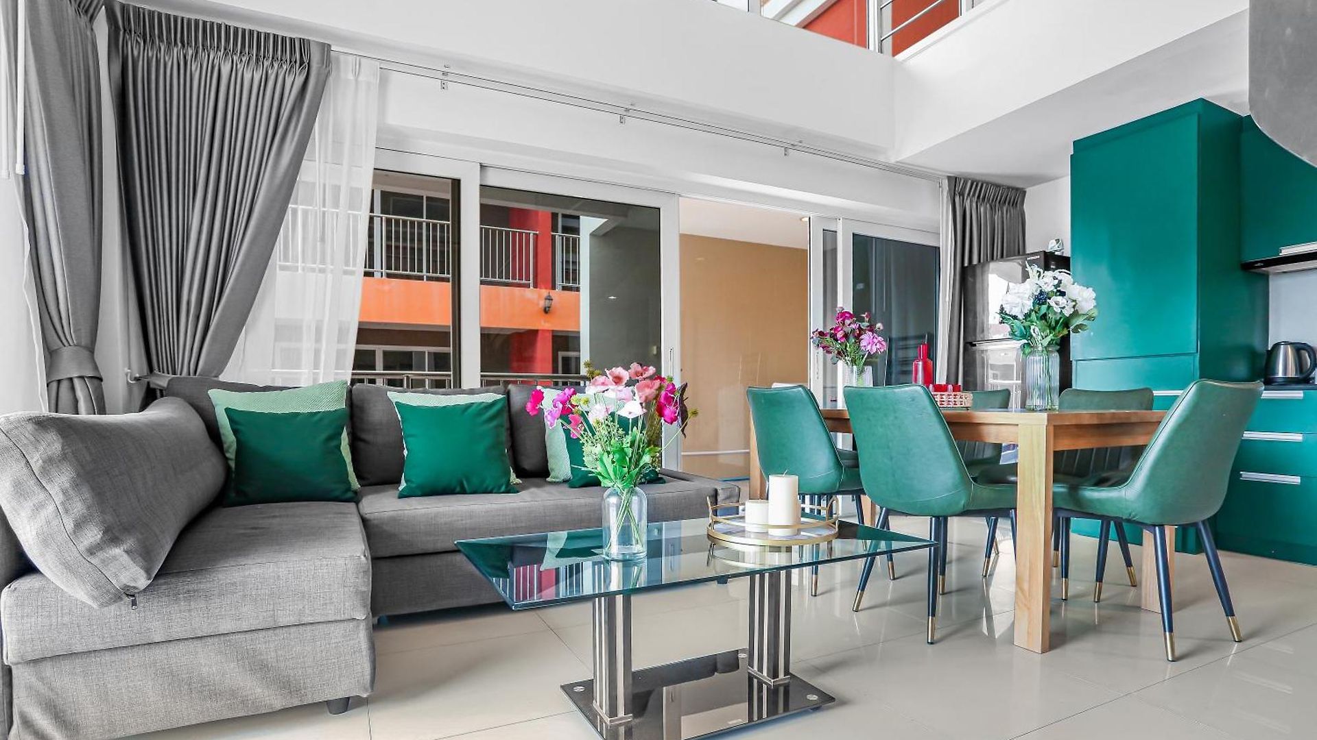 อพาร์ทเม้น Luxurious Penthouse Pattaya